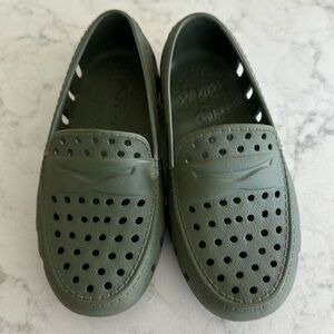 Floafers Kids size 9